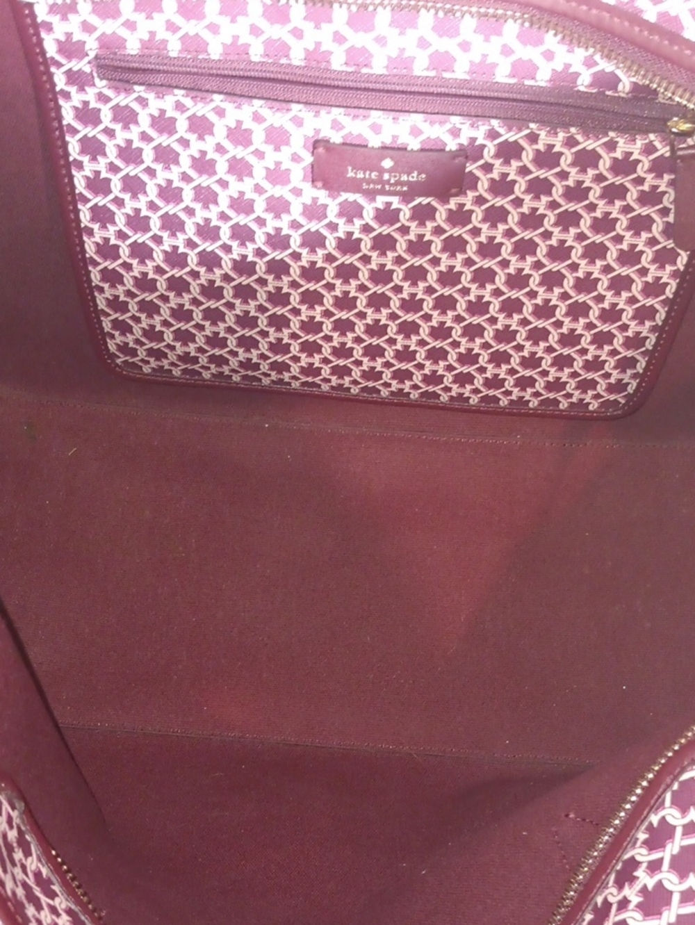 kate spade Link Tote- Stylish Everyday Carry - Picture 5 of 15